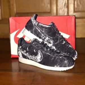 Nike Women’s Cortez Classic LX